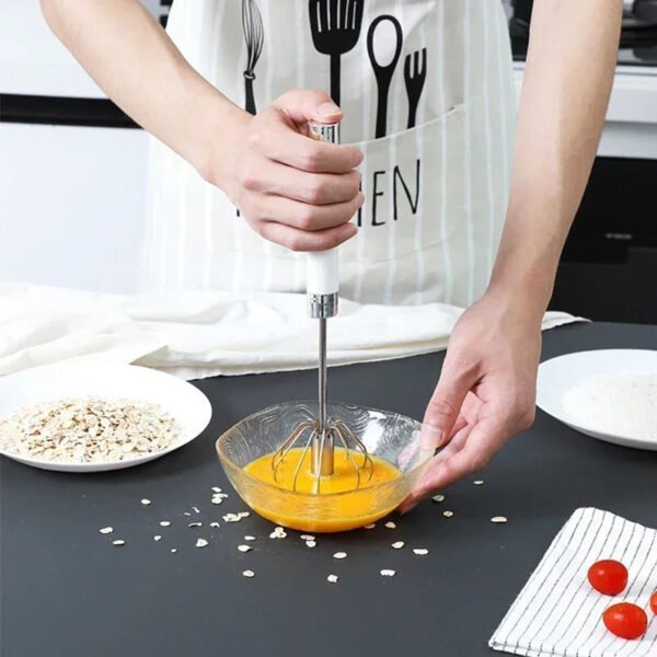 Batteur à oeufs manuel