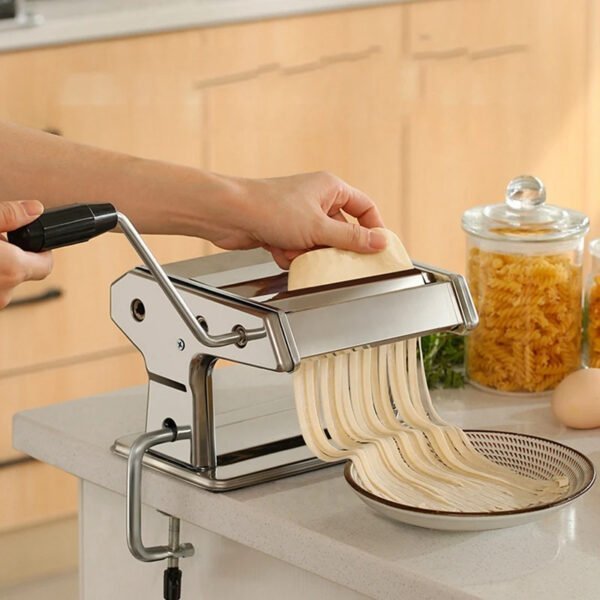 Presse a nouilles manuelle