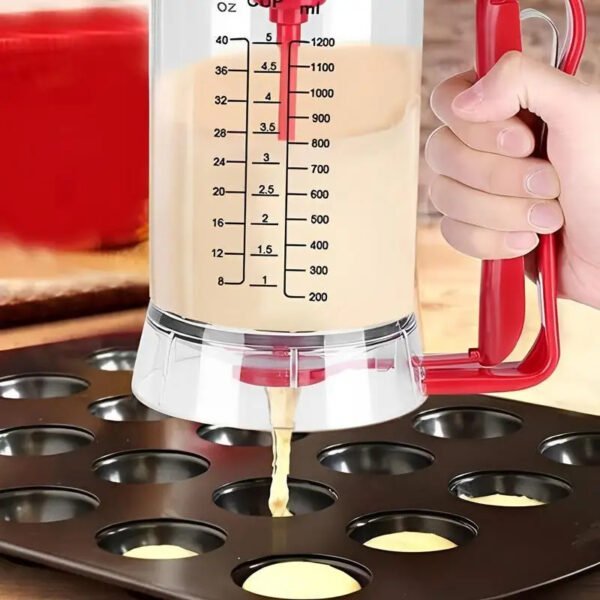 Distributeur mélangeur de crêpe et pâtes